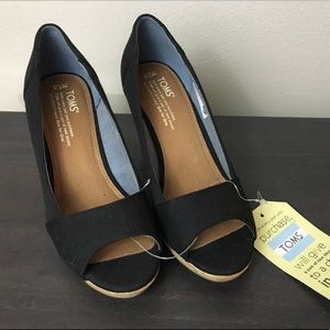 TOMS Canvas Cork Sandal Black Wedge size 7.5 NWT